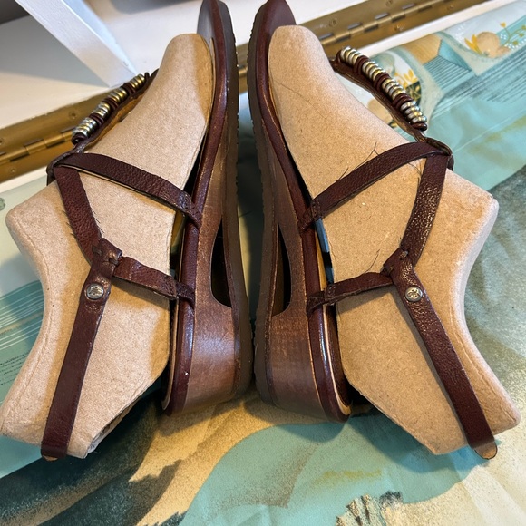 Frye Brown Leather Sandals - Picture 4 of 9